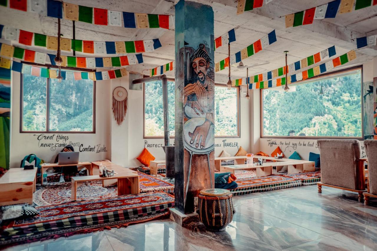 Cafe Monkbase- Food And Stay Manāli Esterno foto