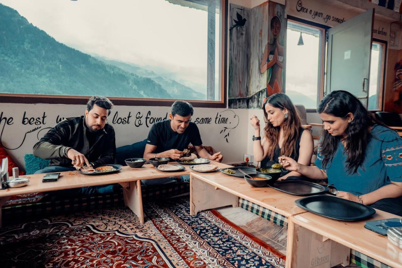 Cafe Monkbase- Food And Stay Manāli Esterno foto