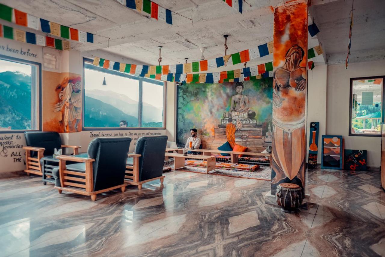 Cafe Monkbase- Food And Stay Manāli Esterno foto